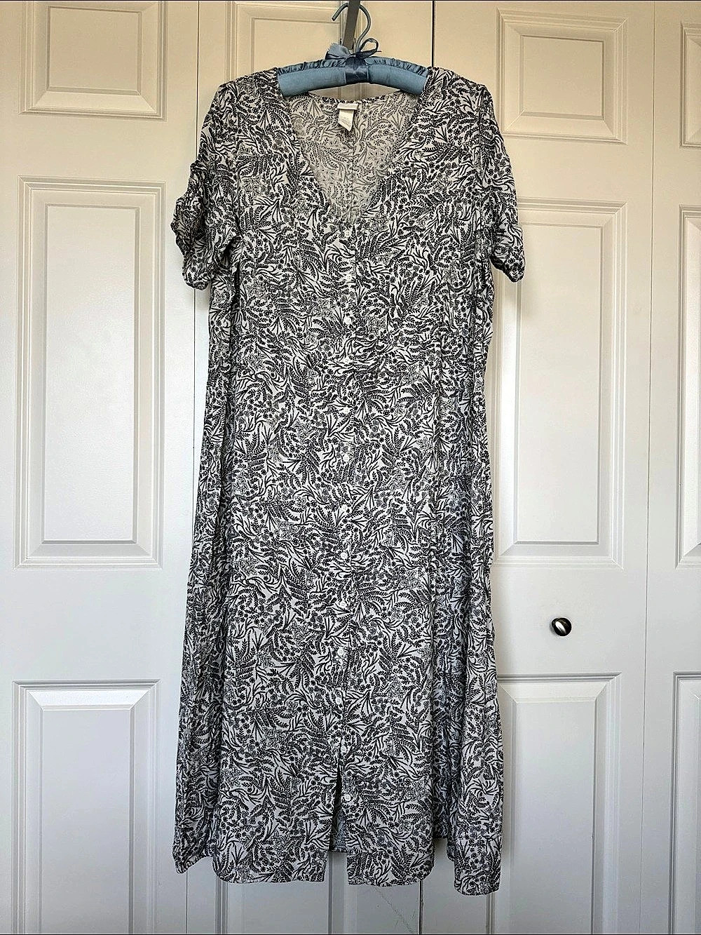 H&M Black and White Floral Viscose Midi Dress Floral Midi Dress in White & Black